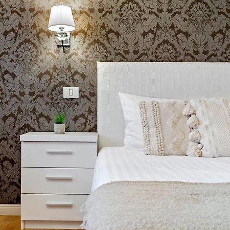 בוקרשט City Heart Retreat Elegant Apartment מראה חיצוני תמונה