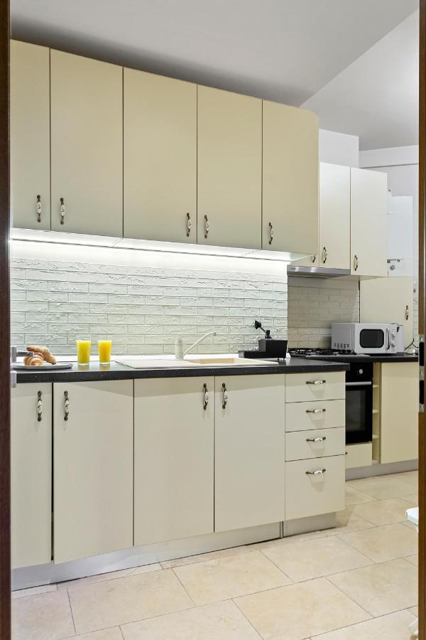 בוקרשט City Heart Retreat Elegant Apartment מראה חיצוני תמונה