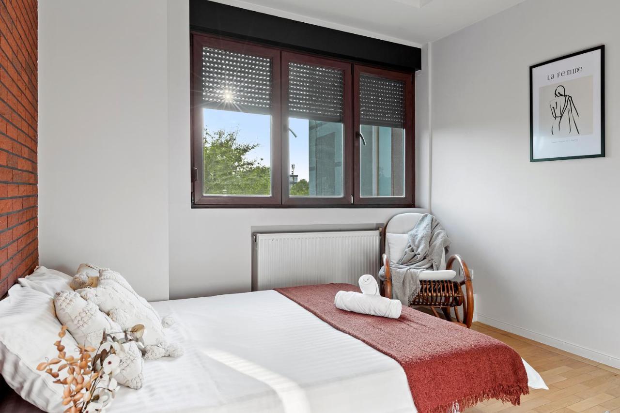 בוקרשט City Heart Retreat Elegant Apartment מראה חיצוני תמונה