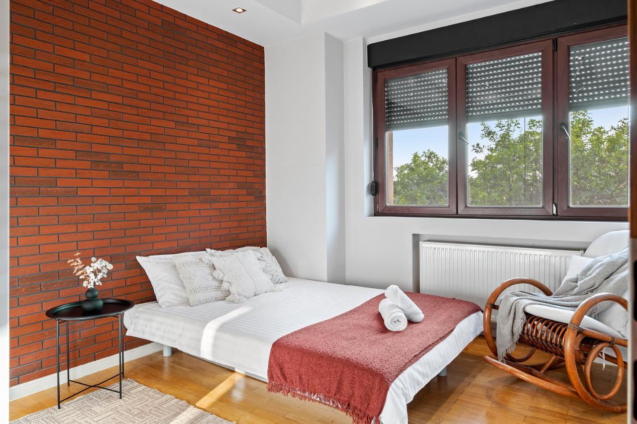 בוקרשט City Heart Retreat Elegant Apartment מראה חיצוני תמונה