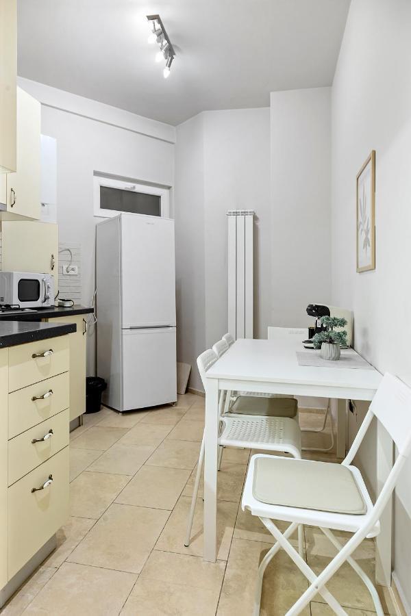 בוקרשט City Heart Retreat Elegant Apartment מראה חיצוני תמונה